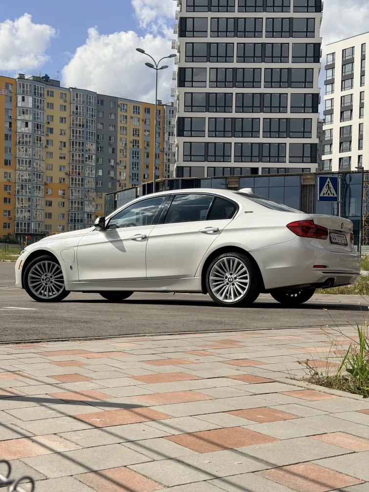 Фото 2017 BMW 3 серія
