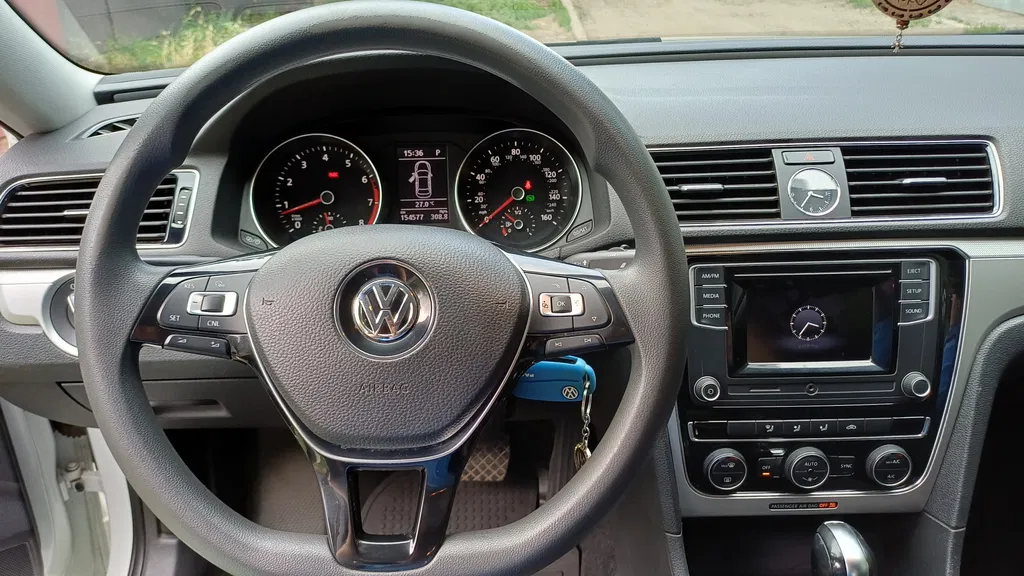Фото 2016 Volkswagen Passat Sedan