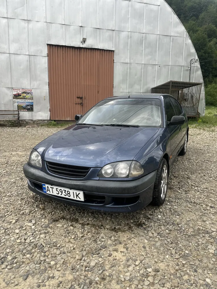 Фото 1999 Toyota Avensis
