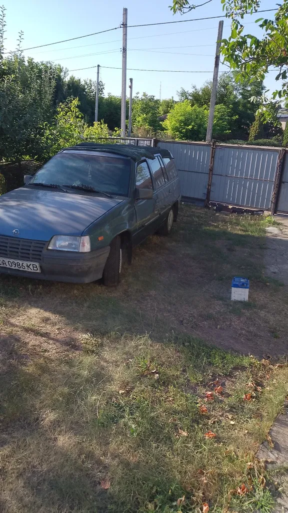 Фото 1987 Opel Kadett