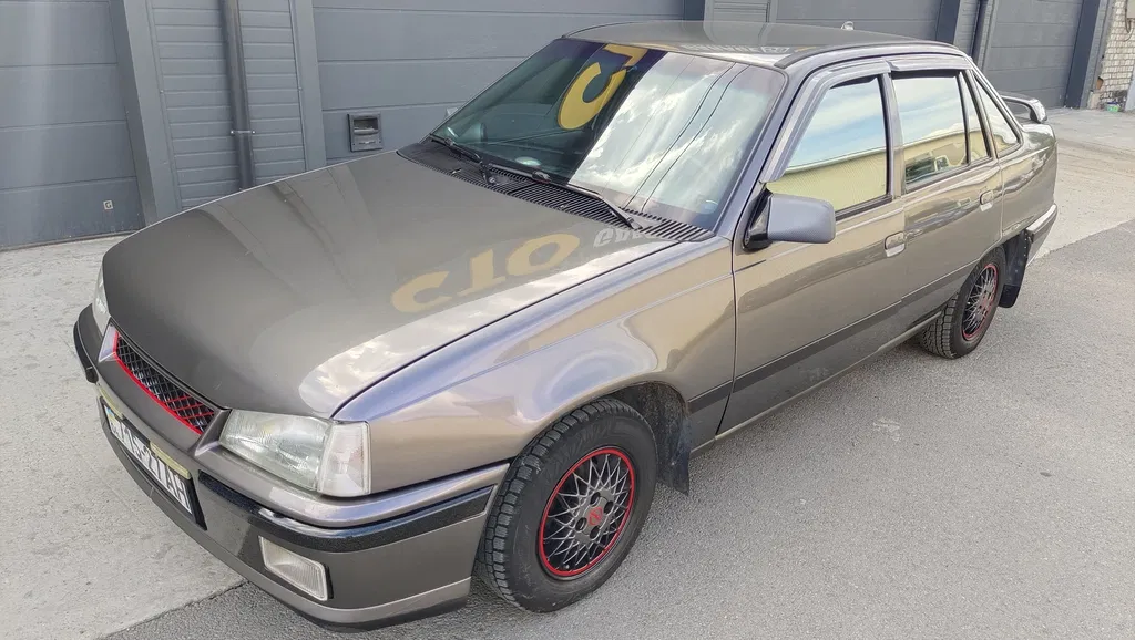 Фото 1986 Opel Kadett