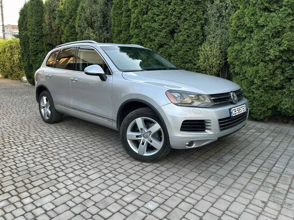 Фото 2010 Volkswagen Touareg