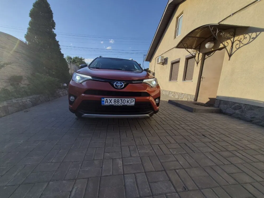 Фото 2016 Toyota RAV 4