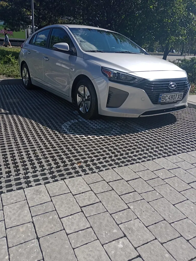 Фото 2019 Hyundai ioniq
