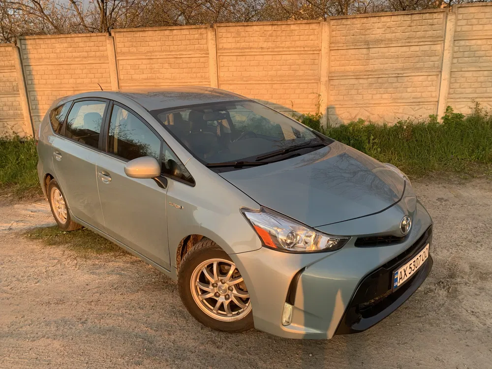 Фото 2015 Toyota Prius