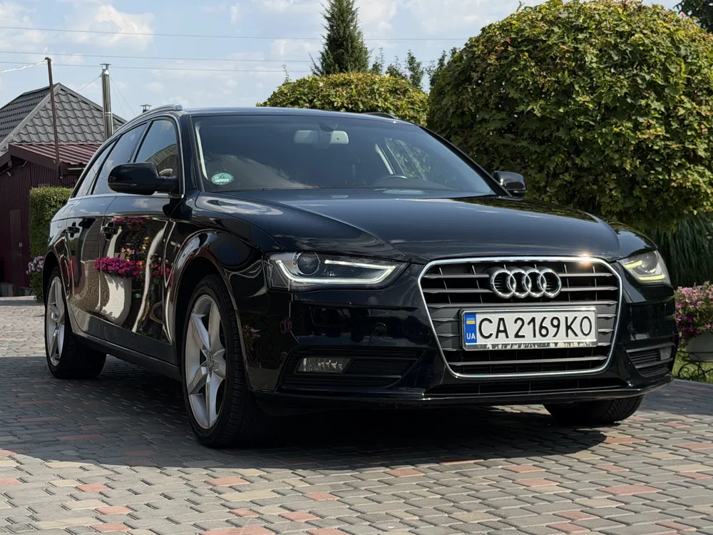 Фото 2012 Audi A4