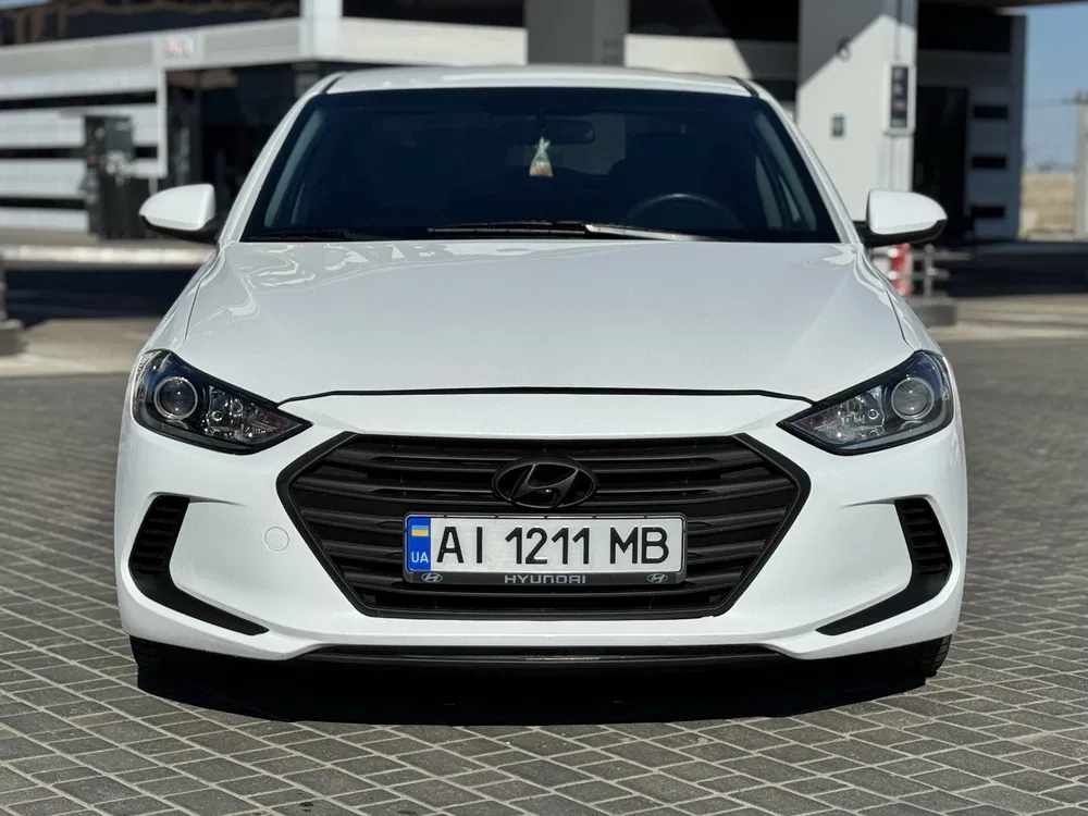 Фото 2017 Hyundai Elantra