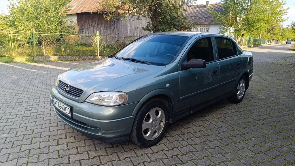 Фото 2008 Opel Astra