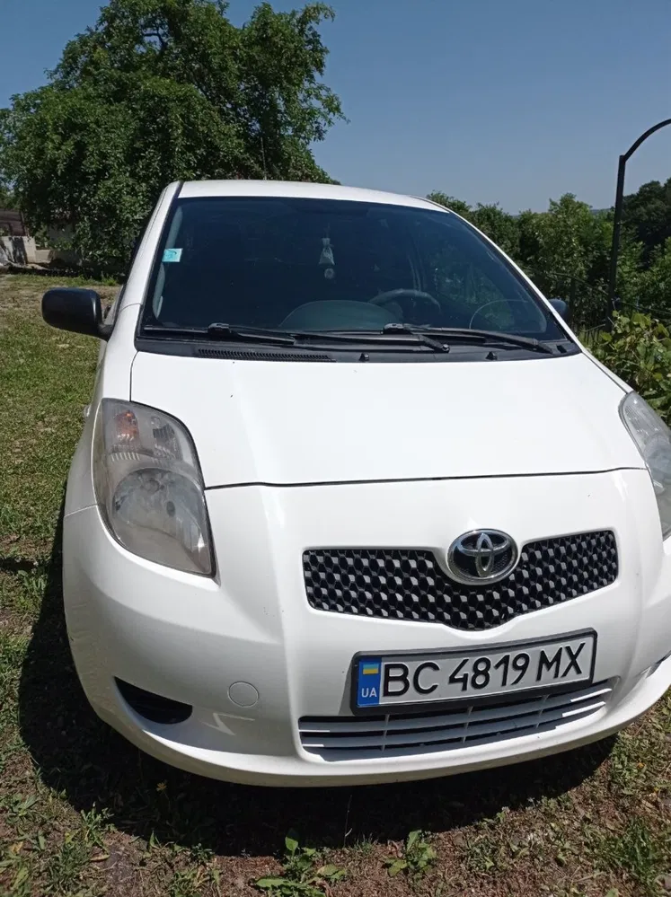 Фото 2007 Toyota Yaris