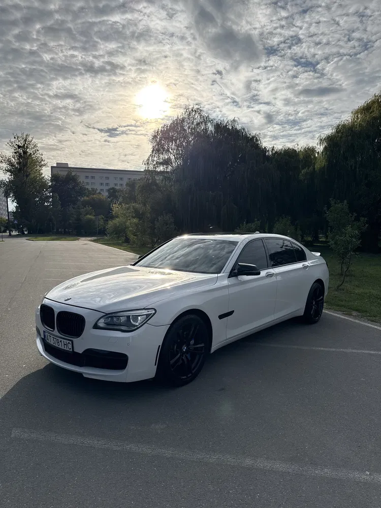 Фото 2013 BMW 7 серія