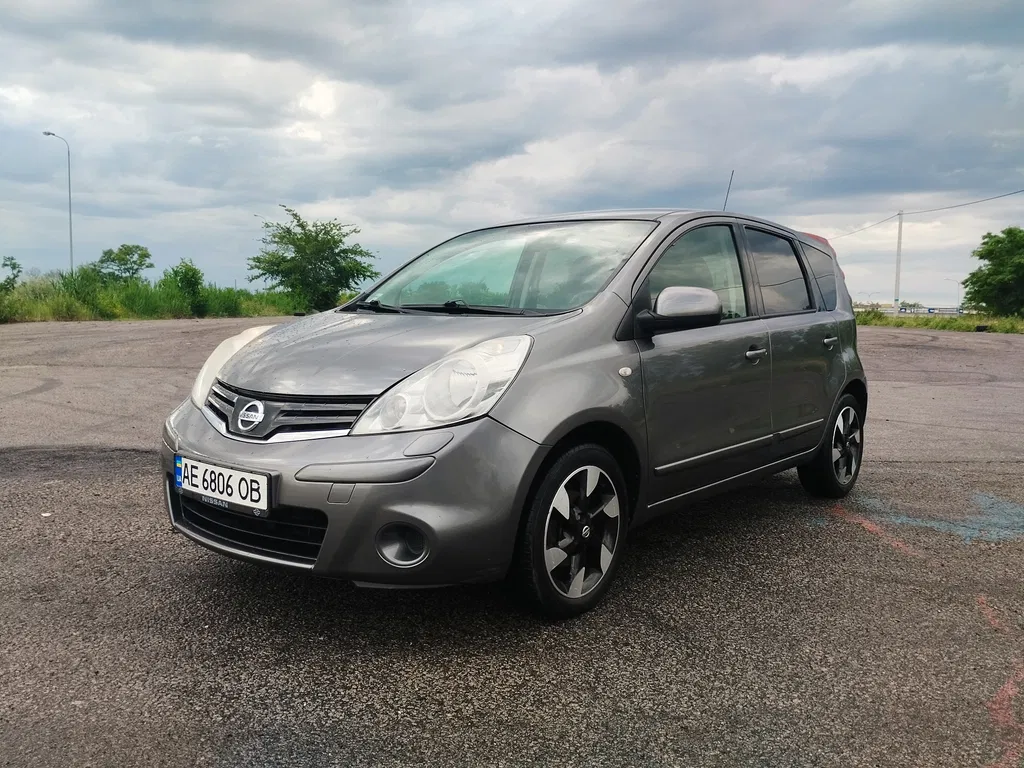 Фото 2012 Nissan Note