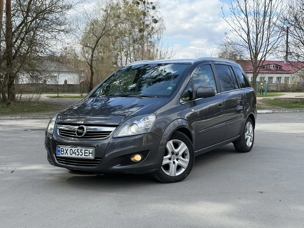 Фото 2012 Opel Zafira