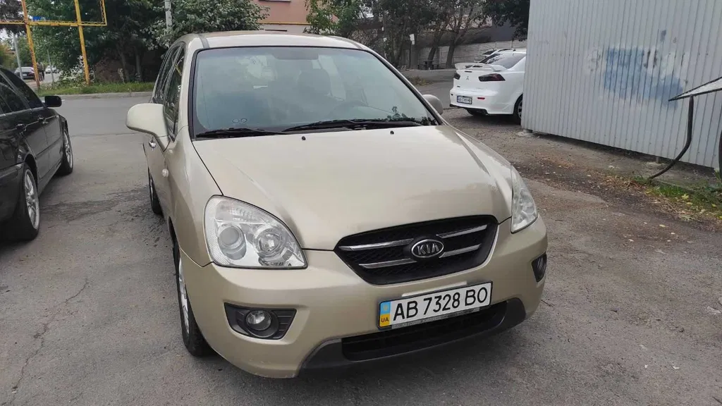 Фото 2006 Kia Carens