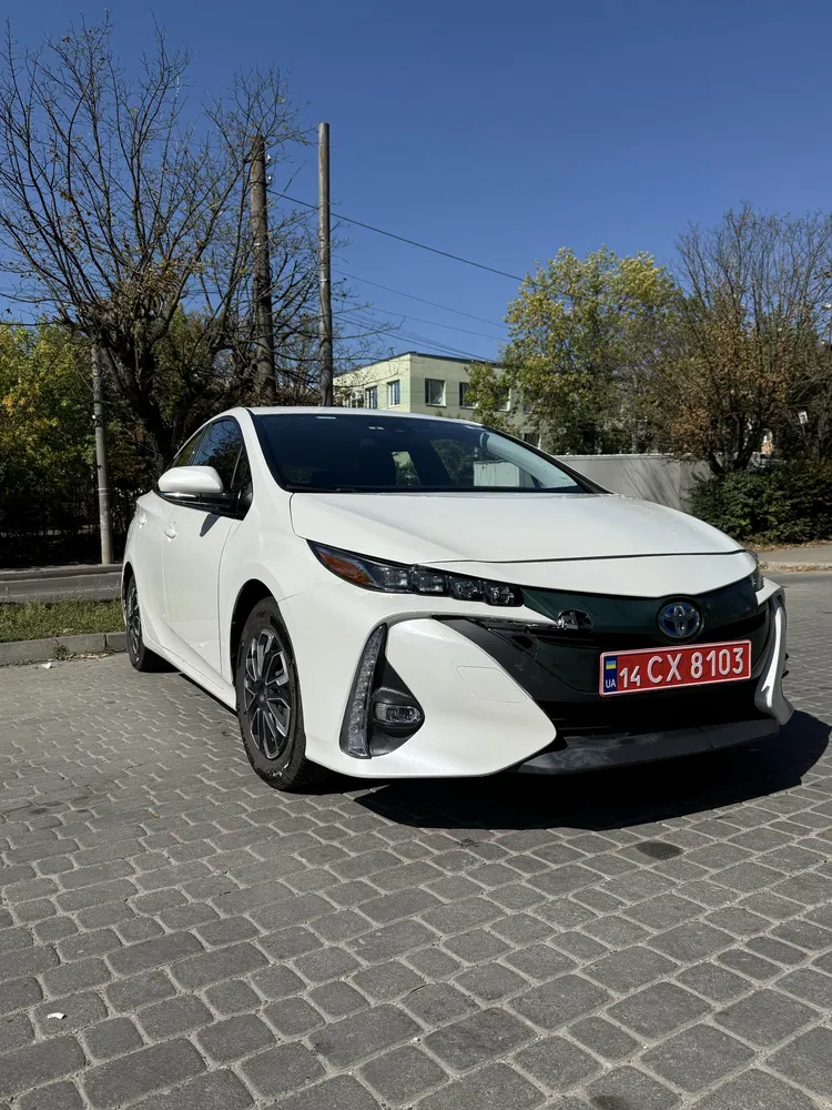Фото 2017 Toyota Prius