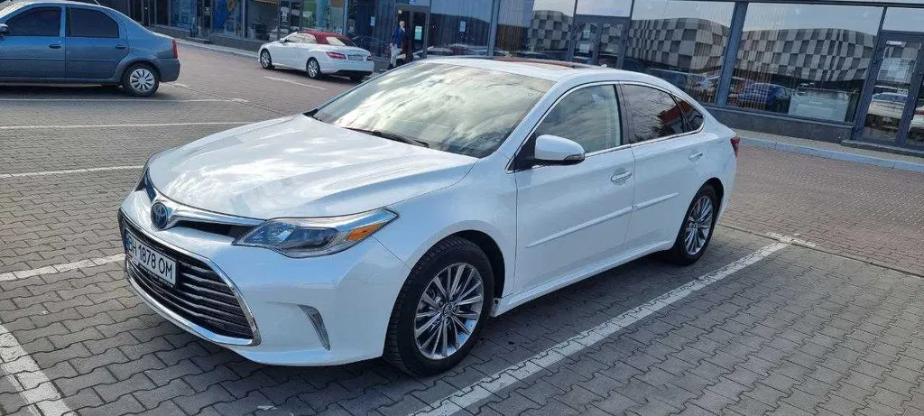 Фото 2016 Toyota Avalon