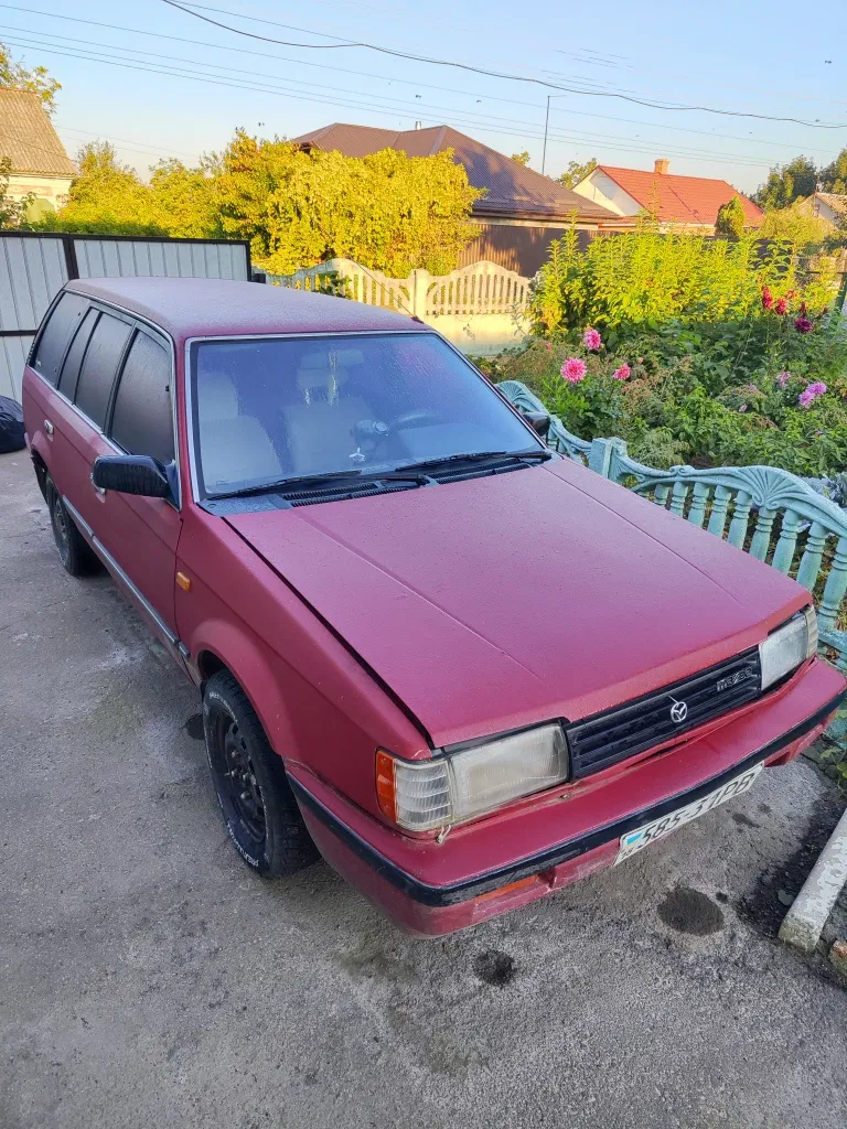 Фото 1987 Mazda 323
