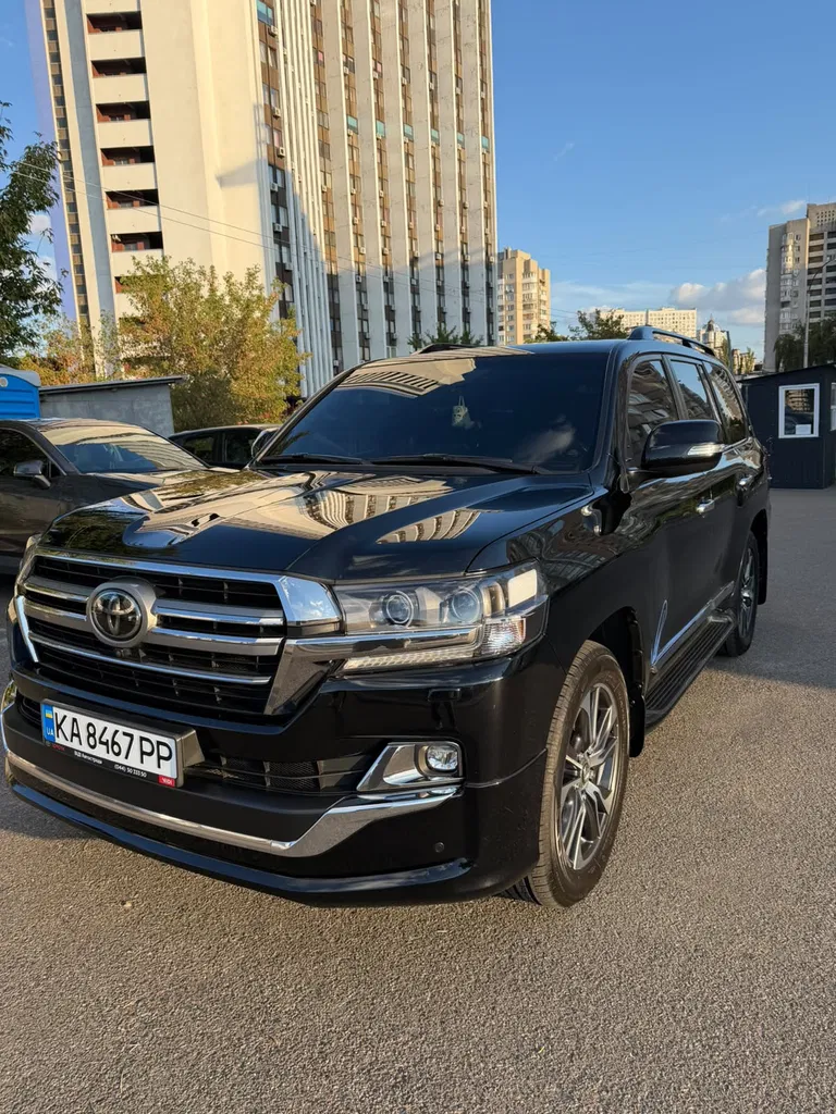 Фото 2020 Toyota Land Cruiser 200