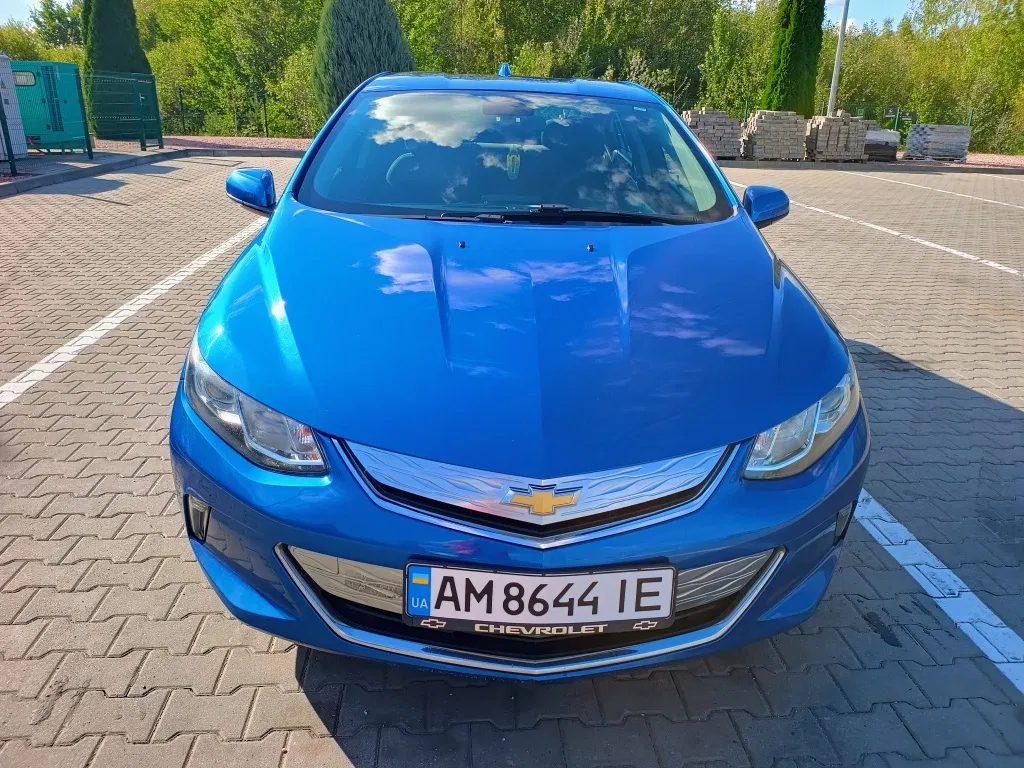 Фото 2018 Chevrolet Volt