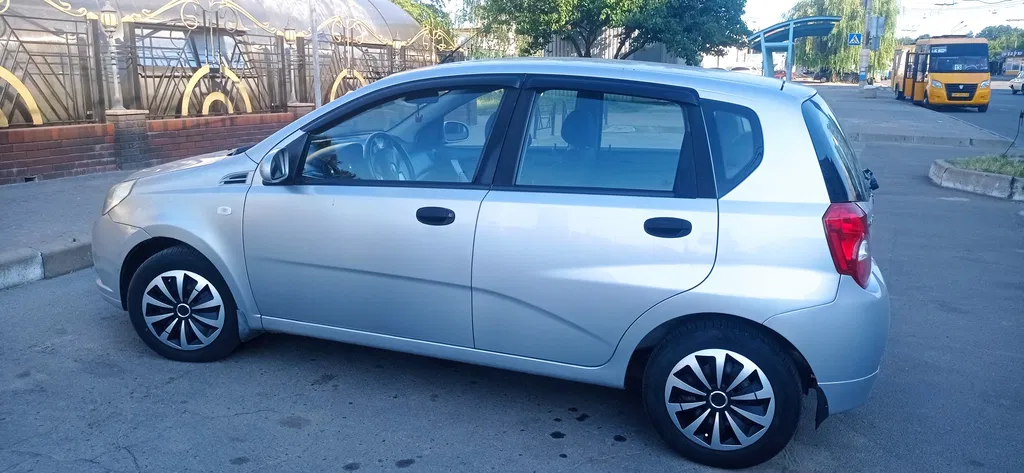 Фото 2011 Chevrolet Aveo