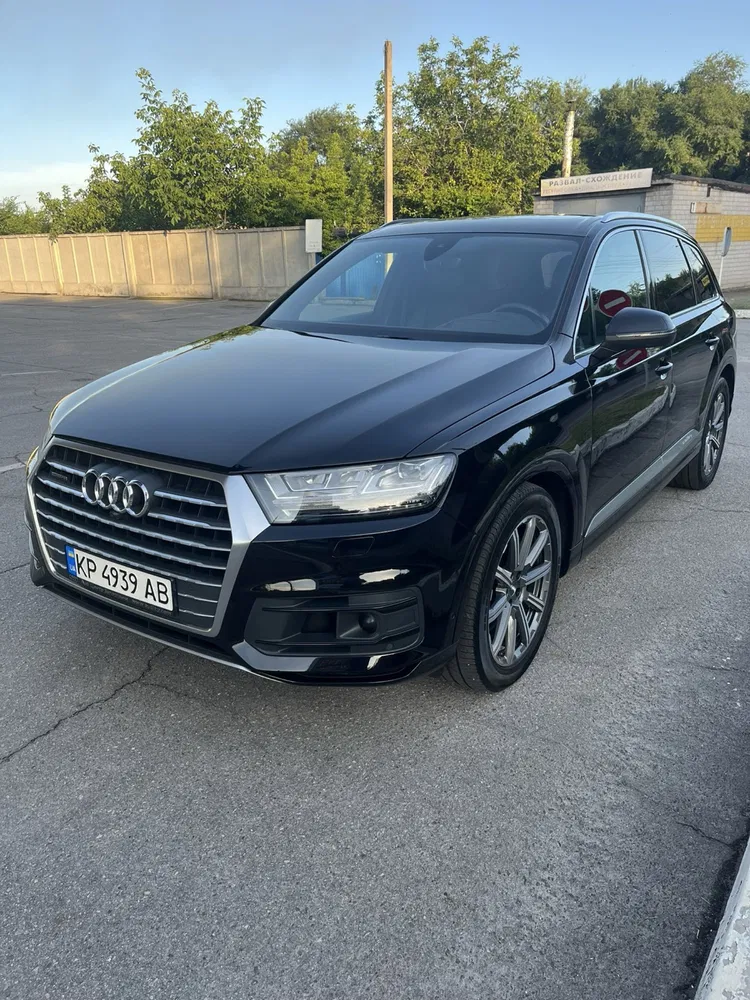 Фото 2019 Audi Q7