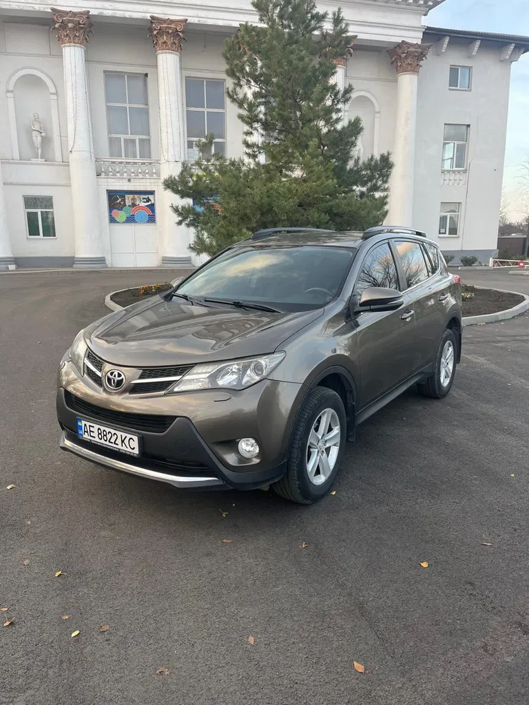 Фото 2013 Toyota RAV 4