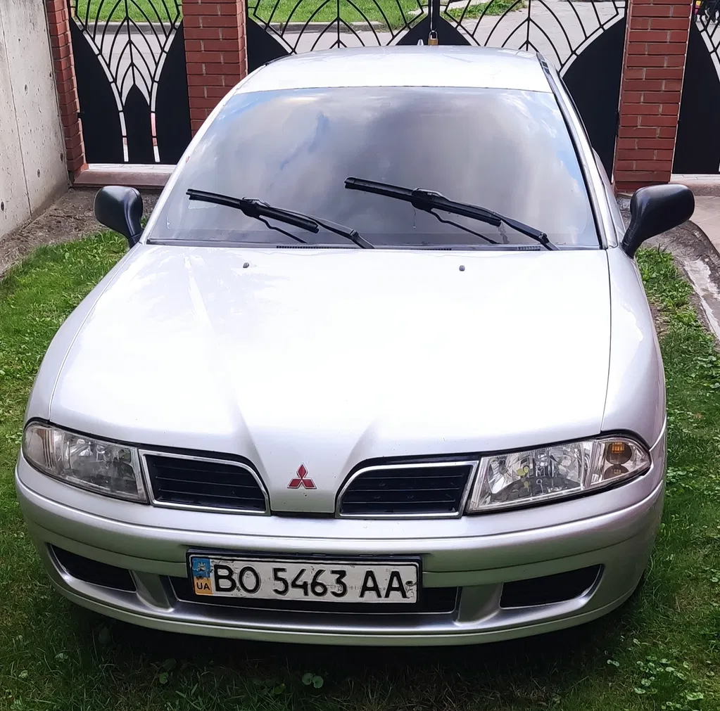 Фото 2001 Mitsubishi Carisma
