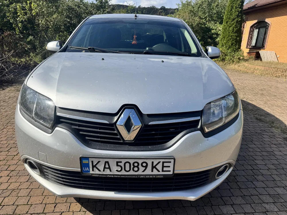 Фото 2013 Renault Logan