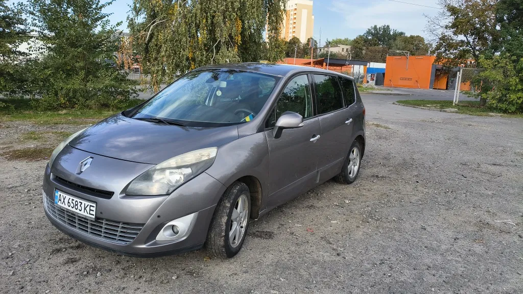 Фото 2010 Renault Grand Scenic