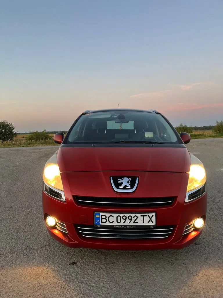 Фото 2010 Peugeot 5008