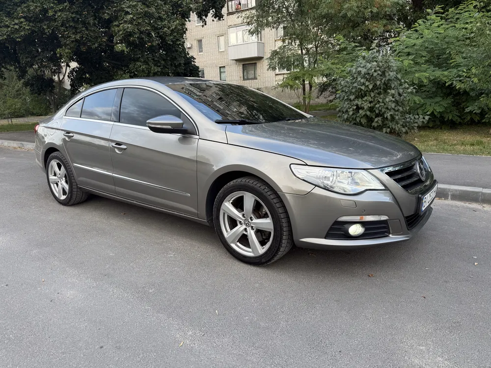 Фото 2011 Volkswagen Passat CC