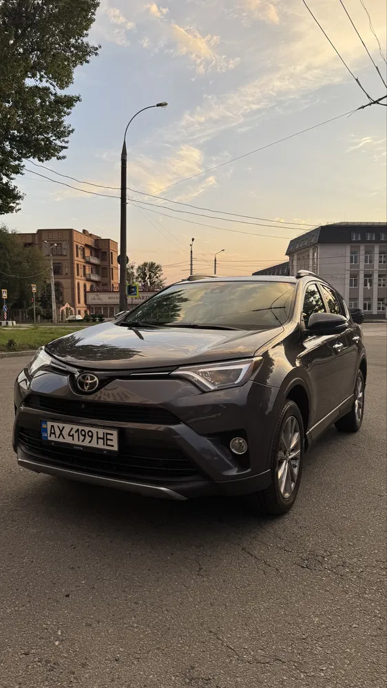 Фото 2017 Toyota RAV 4