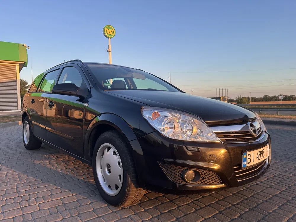 Фото 2008 Opel Astra
