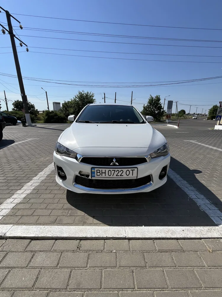 Фото 2016 Mitsubishi Lancer