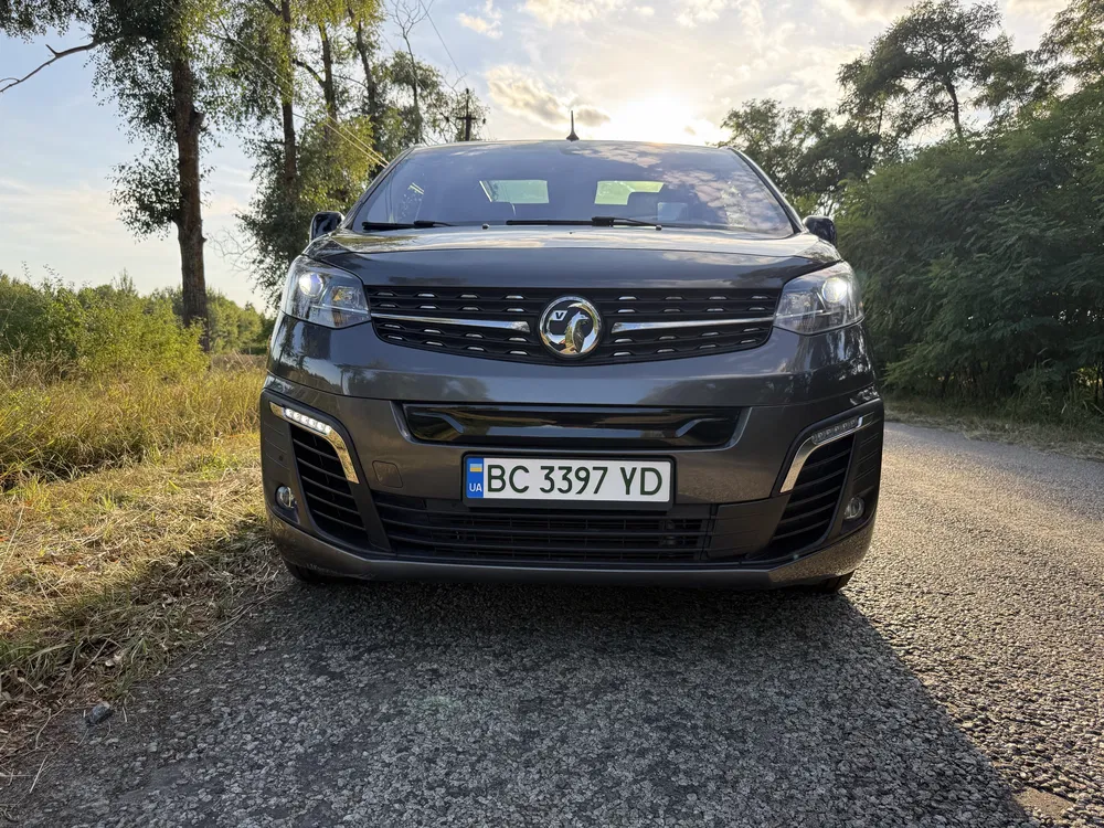 Фото 2021 Opel Vivaro