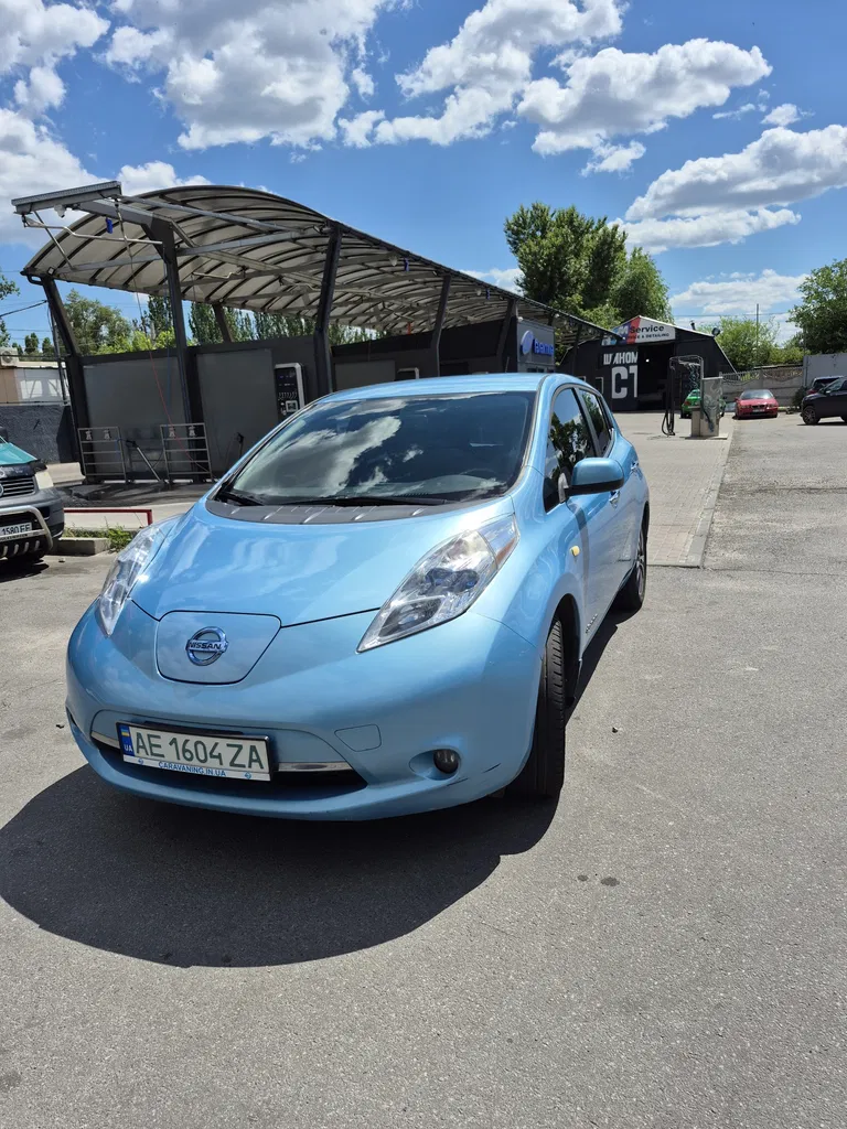 Фото 2014 Nissan Leaf