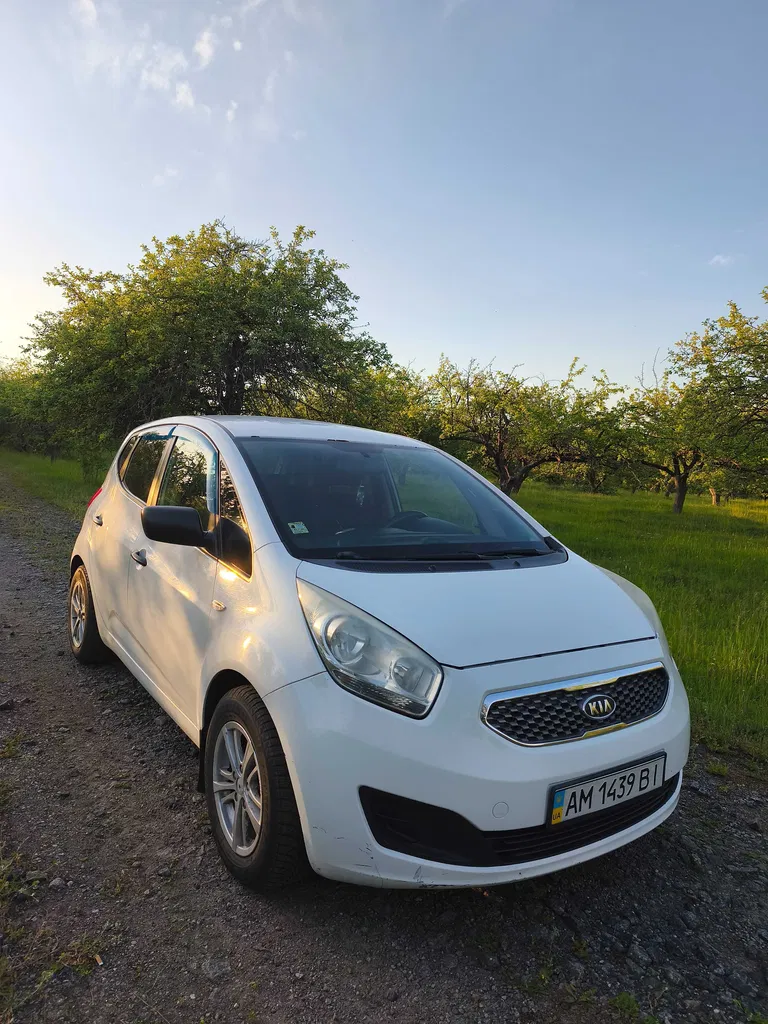 Фото 2010 Kia Venga