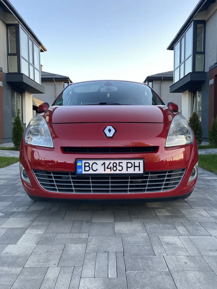 Фото 2009 Renault Grand Scenic
