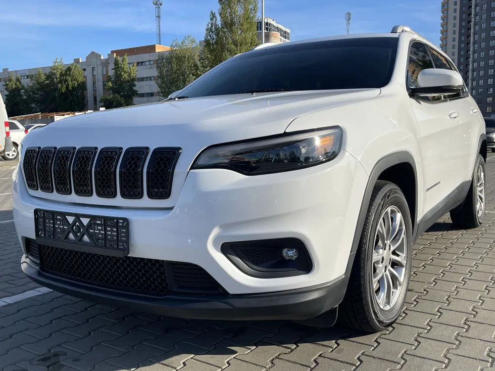 Фото 2018 Jeep Cherokee