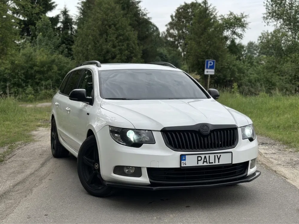 Фото 2011 Skoda Superb