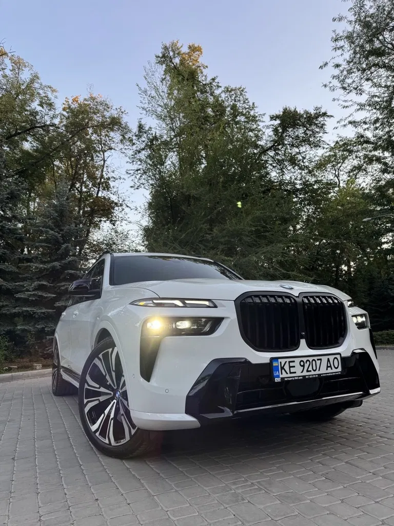 Фото 2023 BMW x7