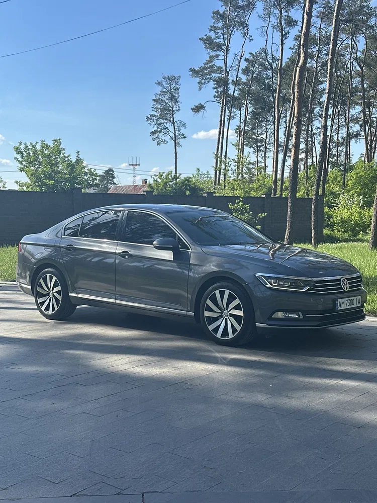 Фото 2015 Volkswagen Passat Sedan