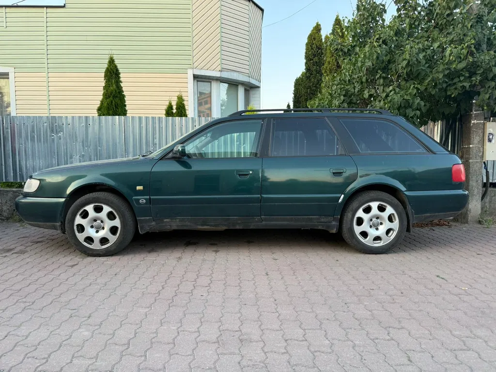 Фото 1996 Audi A6