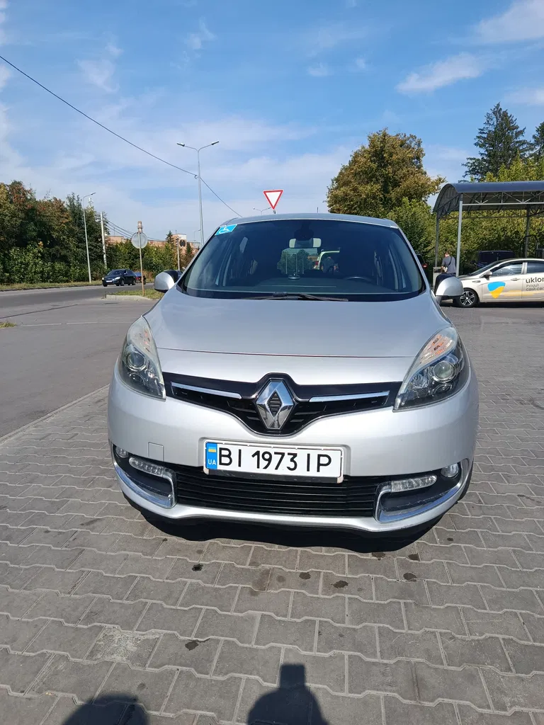 Фото 2013 Renault Grand Scenic