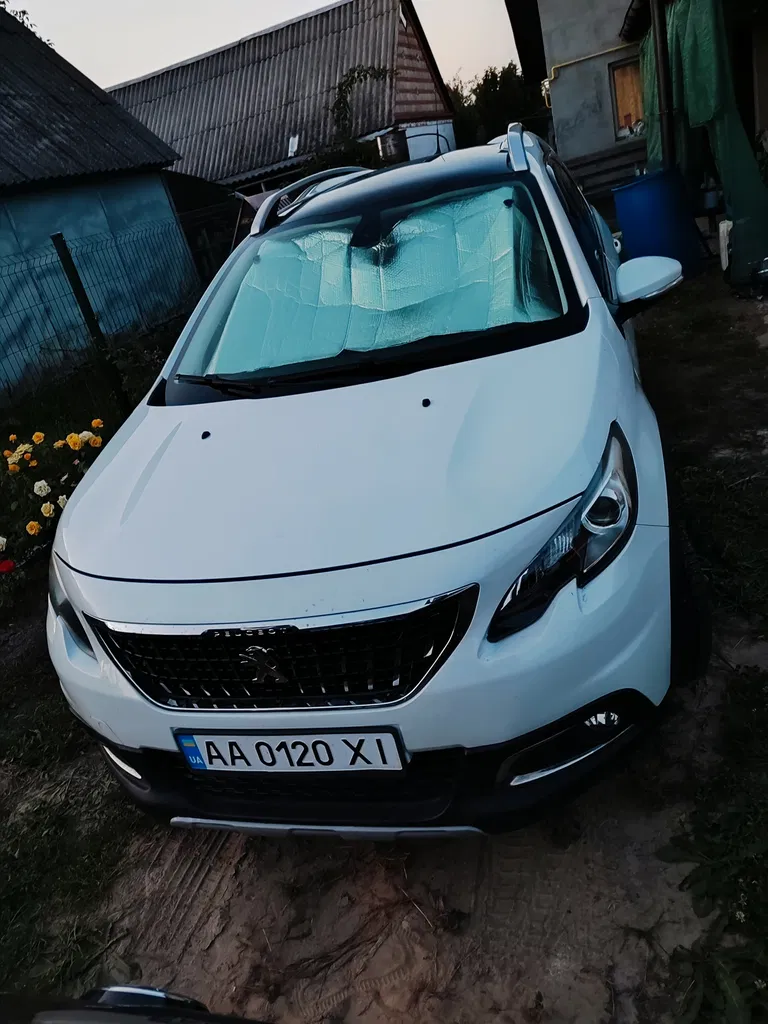 Фото 2017 Peugeot 2008