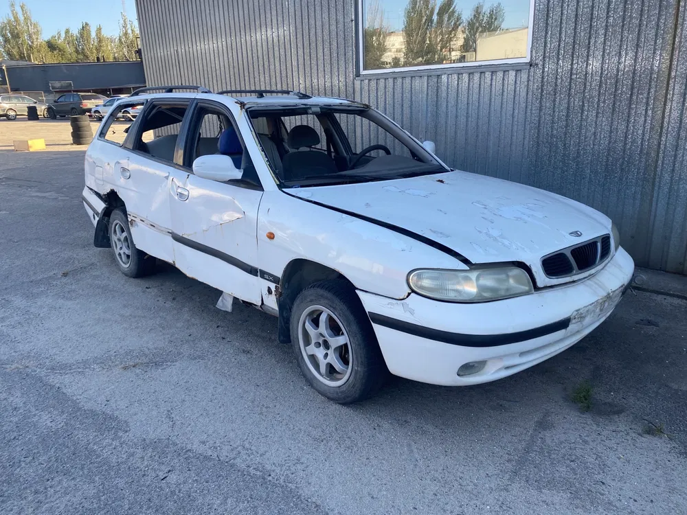 Фото 1998 Daewoo Nubira