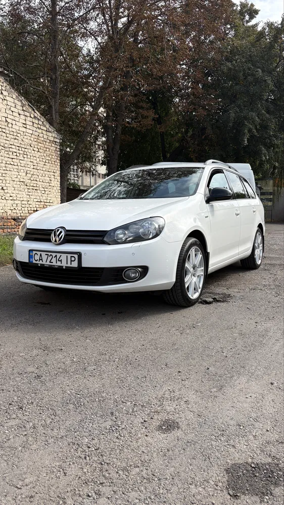Фото 2012 Volkswagen Golf