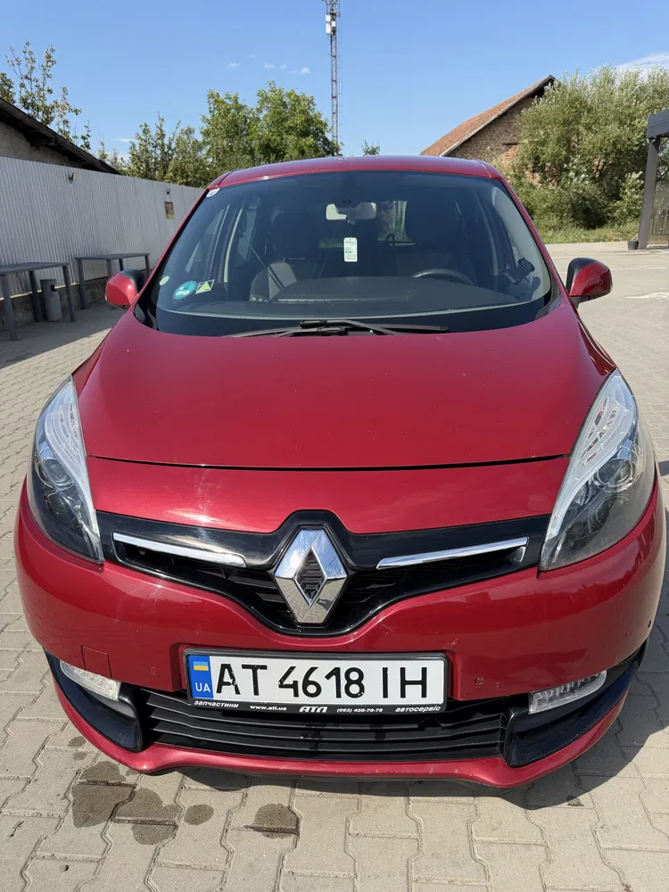 Фото 2013 Renault 5
