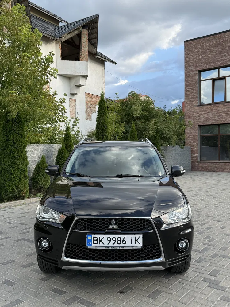 Фото 2010 Mitsubishi Outlander