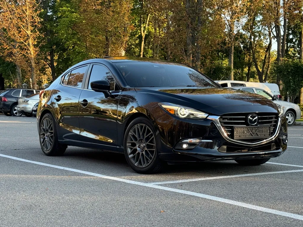 Фото 2018 Mazda 3