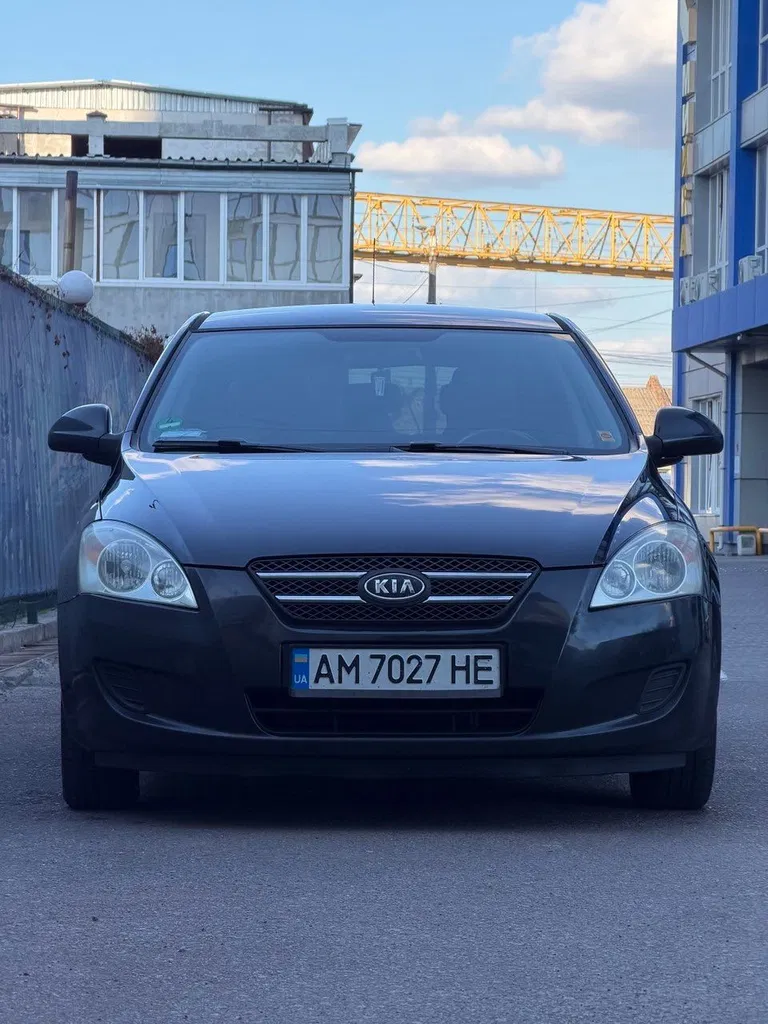Фото 2008 Kia Cee'd
